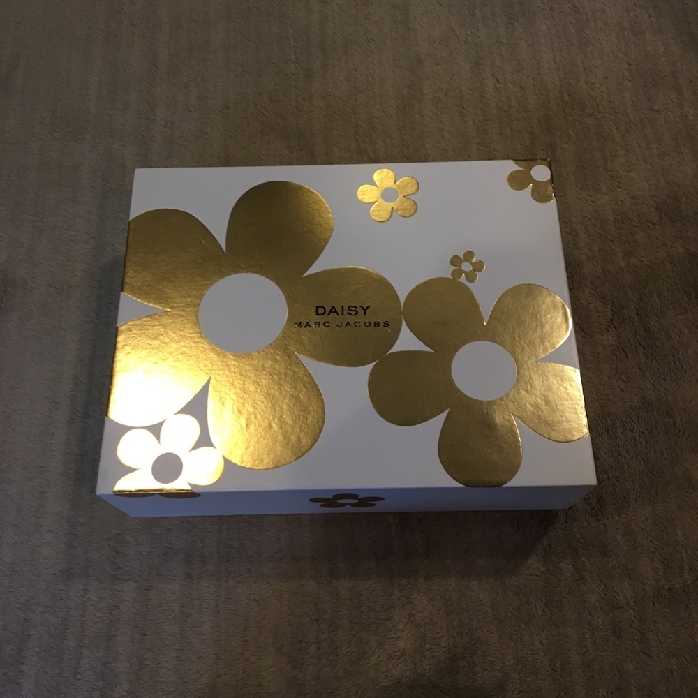 Marc by Marc Jacobs “Daisy” Fragrance Box